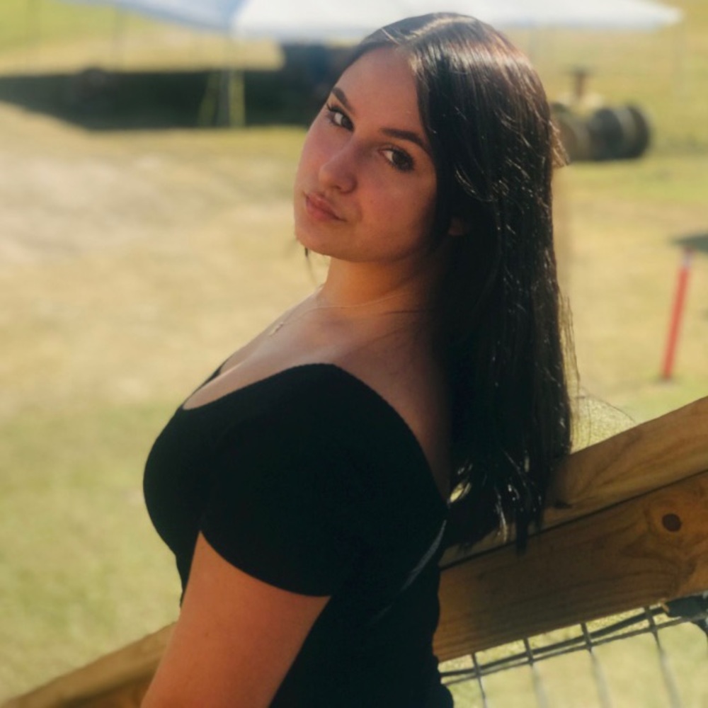 Meet your Posher, Ava